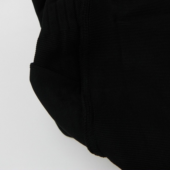 Fitness Performance Compression Capri Leggings - Picture 5 of 5